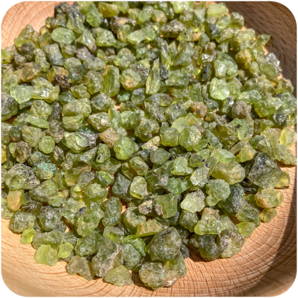 Peridot (Olivină/Cristolit) Brut pentru Recunoașterea Greșelilor - Mic - imagine 5