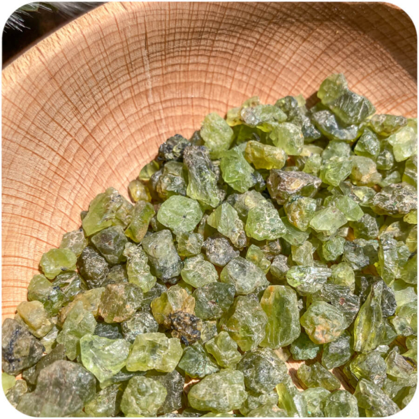 Peridot (Olivină/Cristolit) Brut pentru Recunoașterea Greșelilor - Mic - imagine 4
