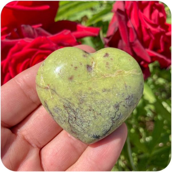 Inimă Opal Verde pentru O Nouă Perspectivă
