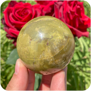Sferă Opal Verde pentru O Nouă Perspectivă