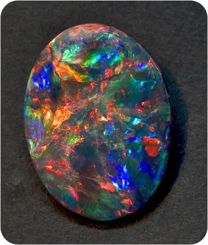 Opal Prețios Negru
