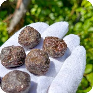 Granat Almandin brut natural preț