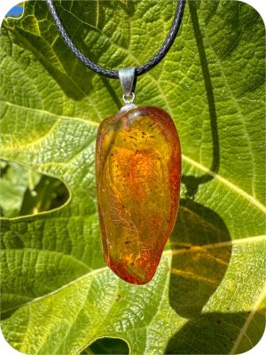 Pandantiv Chihlimbar natural - preț pentru 1 buc